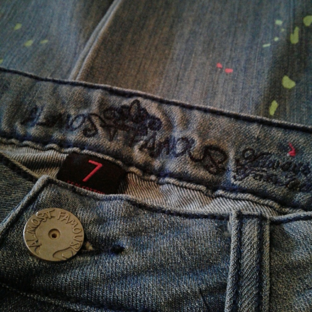 🌺 Almost Famous Paint Splatter Skinny Jeans - Picture 3 of 5